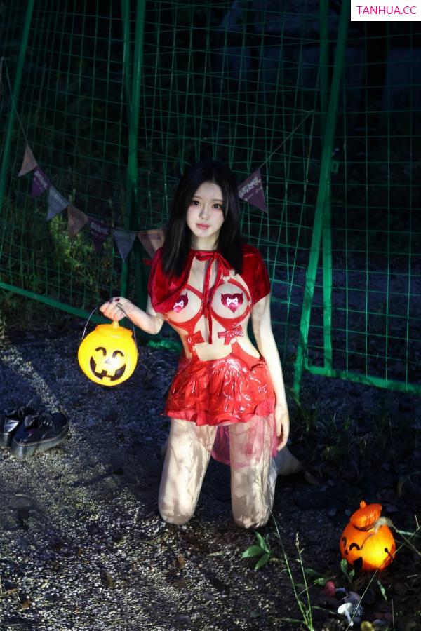   [XiuRen]高清写真图 2024.10.31 No.9376 小薯条nienie 丝袜美腿第25张图片